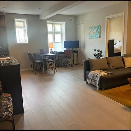 Modern In A Quiet Area Apartment *